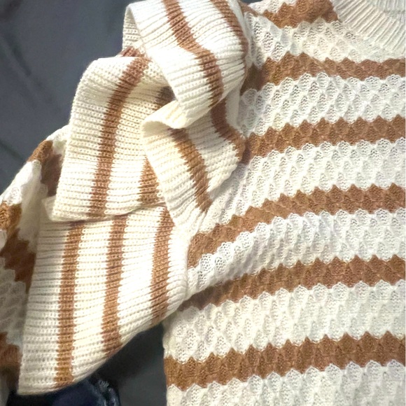 Beautiful soft women’s sweater - Picture 4 of 4